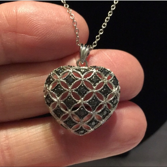 SS Diamond Heart 🖤 Accent Pendant Necklace NWOT - Picture 3 of 9